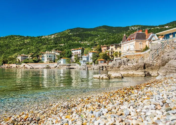 Nada By Interhome Lovran